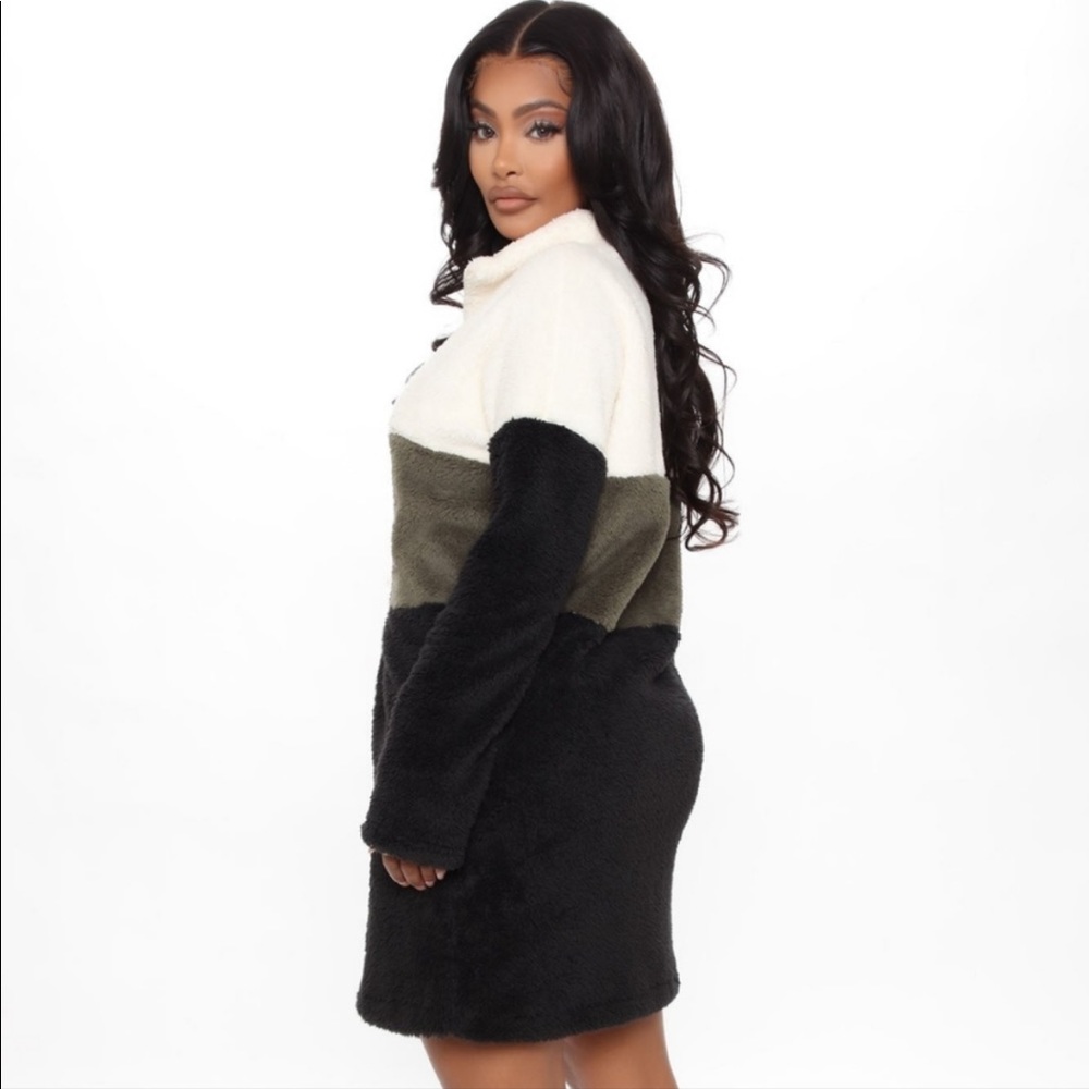 Fashionnova sweater dress - Picture 3 of 6